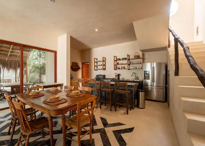Chic 4br With Private Pool In Holistika Villa *