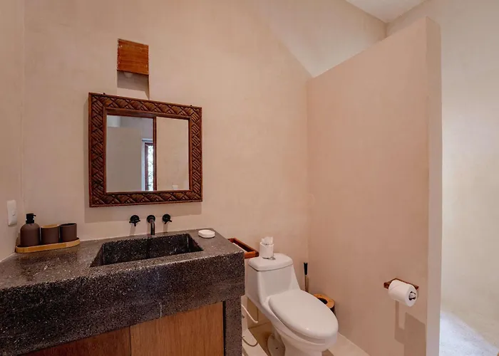 Chic 4br With Private Pool In Holistika Villa
