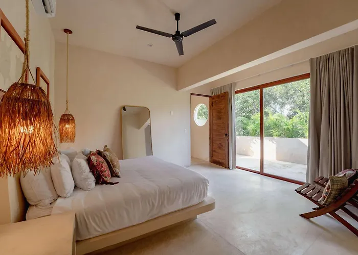 Villa Chic 4br With Private Pool In Holistika *